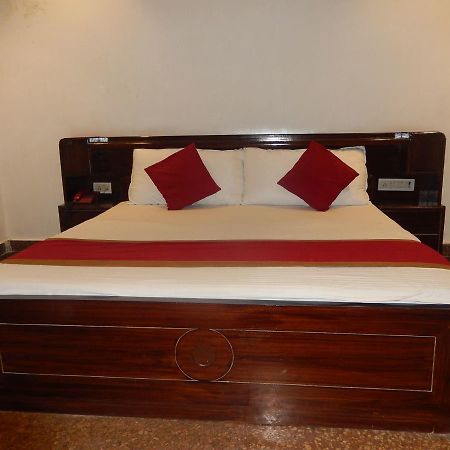 White House Tourist Lodge New Delhi Buitenkant foto