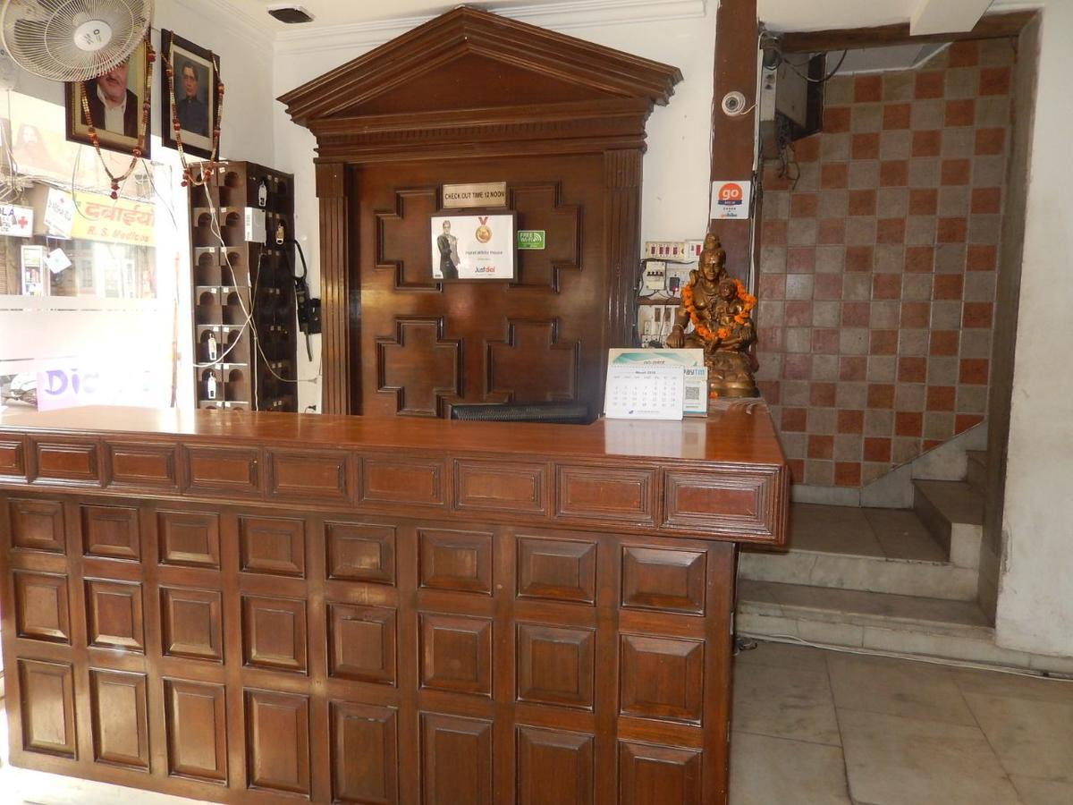 White House Tourist Lodge New Delhi Buitenkant foto